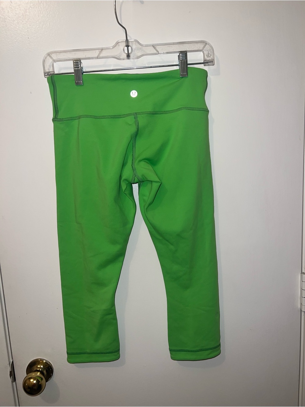 lululemon athletica Bright Green Capri Leggings